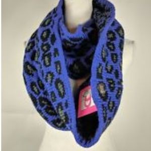 Betsey scarf